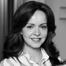 Louisa Cowan, Executive Search, Principal.